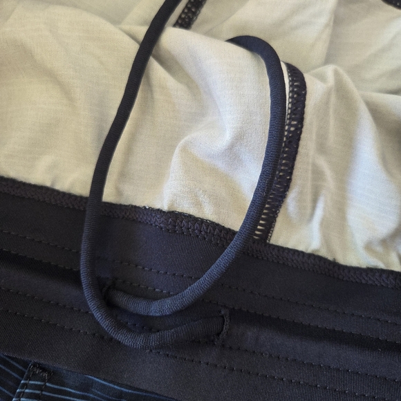 NWT GAIAM Men's Streak 9 In Short - Navy Blue Striped Athletic Shorts Large - Picture 7 of 14